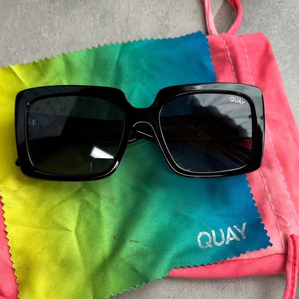 Quay Australia Black Rectangular Total Vibe Sunglasses